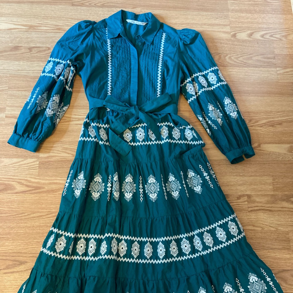 Zara Green Embroidered Midi Dress